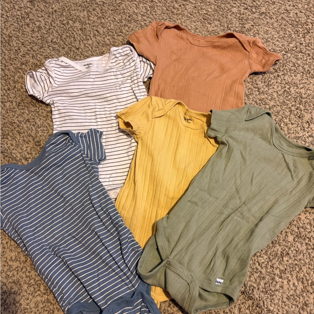 Set of 5 Onesies in Assorted Colors